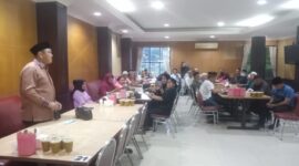 H Mashuri memberikan sambutan saat buka puasa bersama Insan Pers. FOTO : Ist