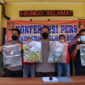 Kapolres Bungo, Jambi AKBP Guntur Saputro, S. IK, MH melaksanakan konferensi pers gelar Pelaku dan Barang Bukti Penyekapan di Mapolres Bungo. FOTO : HMSRES Bungo