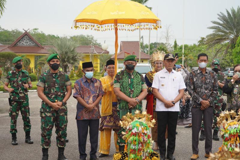 Danrem 042/Gapu Brigjen TNI Supriono Saat Kunjungan di Pemerintah Kabupaten Tebo, Jumat (13/5/22). FOTO : PENREM.
