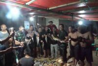 Saat Danrem 042 Gapu Brigjen TNI Supriono, S.IP., MM Panen Ikan di Lubuk Larangan Bersama Masyarakat Batu Empang, Sabtu (15/5/22). FOTO : PENREM.