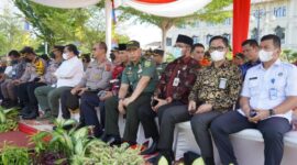 Kasrem 042/Gapu Kolonel Inf M. Yamin Dano Saat Hadiri Simulasi Sispamkota di Lapangan Gubernur Jambi, Kamis (19/5/22). FOTO : Penrem