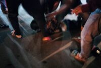 Ngamuk, Seorang OTK Diamankan Anggota Polres Tanjab Barat, Rabu (25/5/22) malam. FOTO : BAS