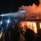 Kebakaran di Jalan Bawal RT 04, 05, dan 06 Kel. Kampung Nelayan, Kec. Tungkal Ilir, Kab. Tanjung Jabung Barat, Senin (20/6/22) sekitar Pukul 19.05 Wib. FOTO : Ist
