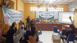 Dok. HMI Komisariat Syariah Tanjab Barat saat Sosialisasi Bahaya TBC, HIV, dan AIDS, Sabtu (6/8/2022). FOTO : Ist