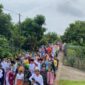 Begini Antusias Masyarakat Desa Mendalo Laut Ikuti Pawai Budaya HUT RI Ke 77. FOTO : Alam.