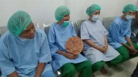 Warga yang akan menjalani Operasi Katarak Gratis. FOTO : Ist