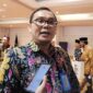 Kepala Bidang Perizinan dan Informasi Kanwil Kemenkumham Jambi Yusuf Umar Dani memberikan keterangan kepada awak media perihal Pernikahan Campuran, Kamis (1/9/22). FOTO : Bas/LT