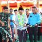 Didampingi Ketua KUMB Sudirman dan OPD terkait serta unsur Forkopimda, Bupati Tanjung Jabung Barat H Anwar Sadat gunting pita peresmian Koperasi, Kamis (1/9/22). FOTO : Humas