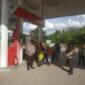 Antisipasi Penyimpangan Distribusi BBM, Personel Polsek Jaluko Monitoring SPBU. FOTO : Ist