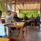 Kepala Dinas Tenaga Kerja Dianda Putra, S.STP, M.Si saat Pimpin Pembentukan FKK Terkait Perataan Perekrutan TKL PT. JGC. FOTO : Disnaker