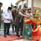Penyambutan Pangdam II/Sriwijaya Mayjen TNI Hilman Hadi dan istri di Bandara Sultan Thaha Saifuddin Jambi, Rabu (14/9/22). FOTO : PENREM.