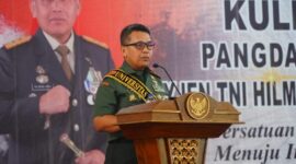 Pangdam II/Sriwijaya Mayjen TNI Hilman Hadi Saat Memberikan Kuliah Umum di Universitas Jambi (Unja) Kampus Mendalo, Muaro Jambi, Jumat (16/9/22). FOTO : PENREM.