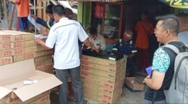 Penyaluran Bantuan 2 Tungku Kompor Gas merk KAN Program Jargas di RT 04 Kel. Patunas, Rabu (5/10/22). FOTO : Ist