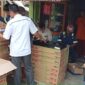 Penyaluran Bantuan 2 Tungku Kompor Gas merk KAN Program Jargas di RT 04 Kel. Patunas, Rabu (5/10/22). FOTO : Ist