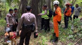 Petugas Gabungan Melakukan Pencarian Siswa SMK Muhammadiyah Kota Jambi Magang di Perusahaan Tambang PT GGI Hilang. FOTO : HUMAS PS