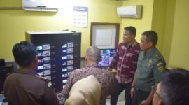 Kapenrem 042/Gapu Mayor Inf RM Hatta Saat Hadiri Launching Studio Monitoring, Call Center dan Website KPID. FOTO : Penrem
