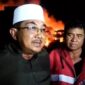 FOTO : Bupati Tanjab Barat H. Anwar Sadat di Lokasi Kebakaran.