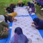 Para peserta saat mengikuti Teori dan Praktek Pelatihan Batik dari Pelatih. FOTO : Dok Dekranasda