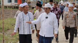 Anwar saat meninjau lokasi MTQ di Desa Suak Labu, Jumat (18/11/22). FOTO : Ist