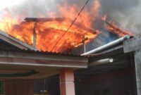 Kebaran Landa Perumahan BTN Permata Hijau Kuala Tungkal. FOTO ; Ist