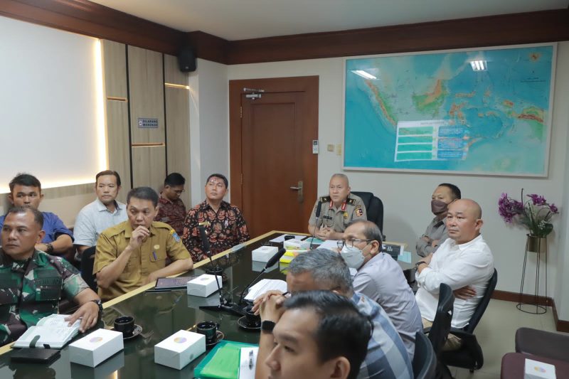 Rapat terkait konflik Masyarakat 9 Desa dengan PT DAS di Jakarta di ruang rapat Deputi V/Kamtibmas Kemenko Polhukam, Senin (13/3/23). FOTO : Ist