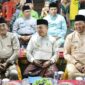 Gubernur Jambi H. Al Haris didampingi Bupati H. Anwar Sadat dan Wakil Bupati Tanjung Jabung Barat H. Hairan saat hadir di Festival Arakan Sahur, Sabtu (25/3/23) Malam. FOTO : Prokopim
