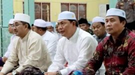 Bupati H. Anwar Sadat didampingi Wakil Bupati H. Hairan saat Safari Ramadhan di Masjid Sabilal Huda Kelurahan Teluk Nilau. FOTO : Prokopim