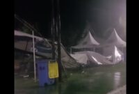Kondisi Tenda Pasar Bedug yang Rubuh setelah diterpa Hujan Deras disertai Angin Kamis (30/3/23) malam. FOTO : Tangkapan layar 