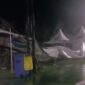 Kondisi Tenda Pasar Bedug yang Rubuh setelah diterpa Hujan Deras disertai Angin Kamis (30/3/23) malam. FOTO : Tangkapan layar 