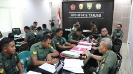 Tim Pengawasan dan Pemeriksaan (Warsik) Post Audit Itdam II/Sriwijaya saat melakukan pemeriksaan pos kegiatan di Kodim 0419/Tanjab Tahun 2022. FOTO : Pendim Tjb 