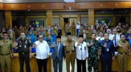 Gubernur Jambi Al Haris pada Acara Mengukuhkan Wakil Gubernur Jambi Abdullah Sani sebagai Tim Percepatan Penurunan Stunting (TPPS) Provinsi Jambi Tahun 2023, Senin (10/4/23). FOTO : Kominfo