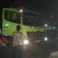 Anggota Sat Lantas Polres Tanjab Barat Lakukan Pemeriksaan dan Olah TKP di Lokasi Kejadian. FOTO : HUMAS