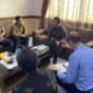 Kajari Tanjung Jabung Barat Marcelo Bellah, SH, MH memaparkan terkait permohonan bantuan hukum pembangunan sarana dan prasarana oleh Kelurahan kepada Para Lurah, Kamis (22/6/23). FOTO : Dok Kejari Tjb