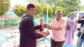 Ketua PWI Provinsi Jambi hadir Saat Sembelih 3 Hewan Qurban, Kamis (29/6/23). FOTO : Panitia.