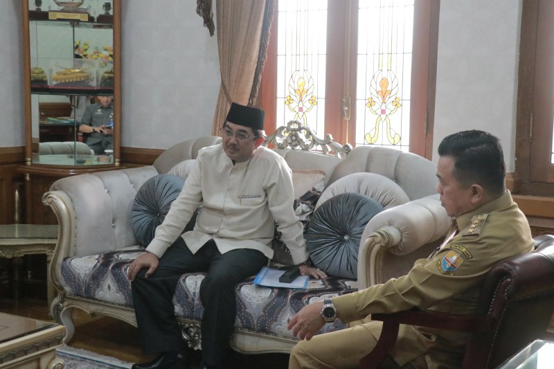 Bupati Drs H Anwar Sadat, M. Ag koordinasikan tata niaga pinang dengan Gubernur Jambi DR H Al Haris, S. Sos, MH, Selasa (4/7/23). FOTO : Prokopim 