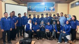 Ketua dan Pengurus DPC Partai Demokrat Tanjab Barat Foto bersama Bacaleg usai Konsolidasi. FOTO : Ardy/Ist 