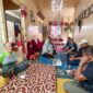 Ketua DPC Partai Demokrat Tanjab Barat Jamal Darmawan, Sie bersama pengurus mengunjungi Chaidir Panjaitan, Senin (24/7/23). FOTO : Partai Demokrat