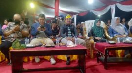 Bupati H. Anwar Sadat bersama Ahmad Mahendra, Unsur Forkopimda dan Ketua TP-PKK saat penutupan Festival Pengabuan, Kamis Malam (10/8/23). FOTO : LT