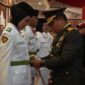 Danrem 042/Gapu Brigjen TNI Supriono Saat Berikan Ucapam Selamat Pengukuhan Paskibra Provinsi Jambi. FOTO : PENREM