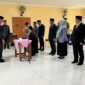 Kepala BKPSDM Tanjab Barat H. R. Gatot Suwarso Saat Memimpin Pelantikan, Selasa (12/9/23). FOTO : IST