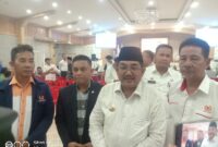 Bupati Tanjung Jabung Barat Drs H Anwar Sadat, M. Ag usai penyerahan SK Penunjukan Tuan Rumah Porprov Jambi ke-26 di Balai Pertemuan, Rabu (18/10/23). FOTO : Ist 