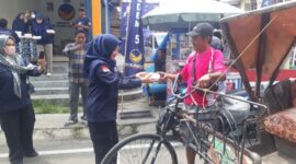 Kegiatan Jum'at Berbagi oleh DPD Partai NasDem Tanjung Jabung Barat, Jum'at (3/11/23). FOTO : LT 
