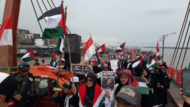 Aksi Kemanusiaan Solidaritas Peduli Palestina di WFC Kuala Tungkal, Minggu (12/11/23). FOTO : LT