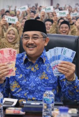 Bupati Anwar Sadat; 2.375 PPPK Paruh Waktu di Tanjab Barat Dapat THR Rp1 Juta