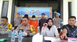 Kasat Reskrim Polres Tanjab Barat IPTU Septia Intan Putri menyampaikan kronologi tindak pidana pencurian, Rabu (8/2/23). FOTO : Bas/LT