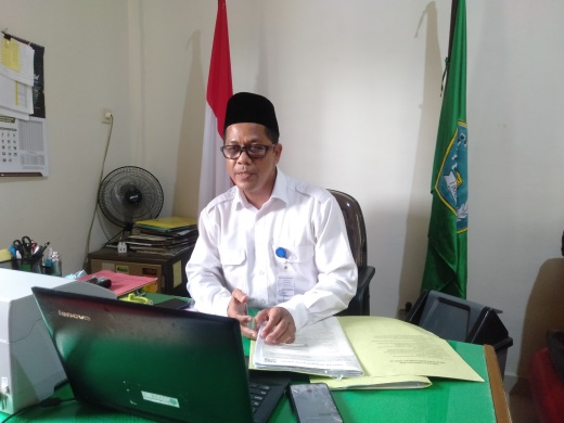 Drs. H. Abdullah, S. Pd. I Kepala Kantor Urusan Agama (KUA) Kecamatan Tungkal Ilir, Kabupaten Tanjung Jabung Barat. FOTO : LT