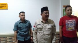 Bupati Tanjung Jabung Barat H. Anwar Sadat saat hadir di Mapolres Tanjung Jabung Barat, Jum'at (5/5/23) Malam. FOTO : LT 