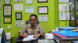 Kadiman, ST Kepala SMA Negeri 1 Tanjung Jabung Barat Provinsi Jambi. FOTO : LT 