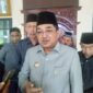 Bupati Tanjung Jabung Barat Drs H Anwar Sadat, M. Ag didampingi Sekda Ir. H Agus Sanusi dan Asisten II Ekbang Ir. H. Firdaus Khattab, MM dan Kepala OPD usai Paripurna, Jum'at (16/6/23). FOTO : LT