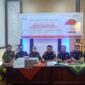 Marcelo Bellah didampingi Kasi Teknis di Kejaksaan Negeri Tanjung Jabung Barat saat press release. FOTO : LT 